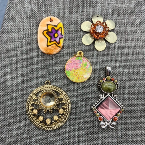 Lilly Pulitzer Jewelry Pendant Lot Lilly Pulitzer As Is Flower